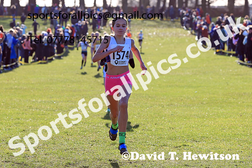 Girls under-13s 2025 Northern Cross Country Champs, Tatton Park, Knutsford, Cheshire. Photo: David T. Hewitson/Sports for All Pics